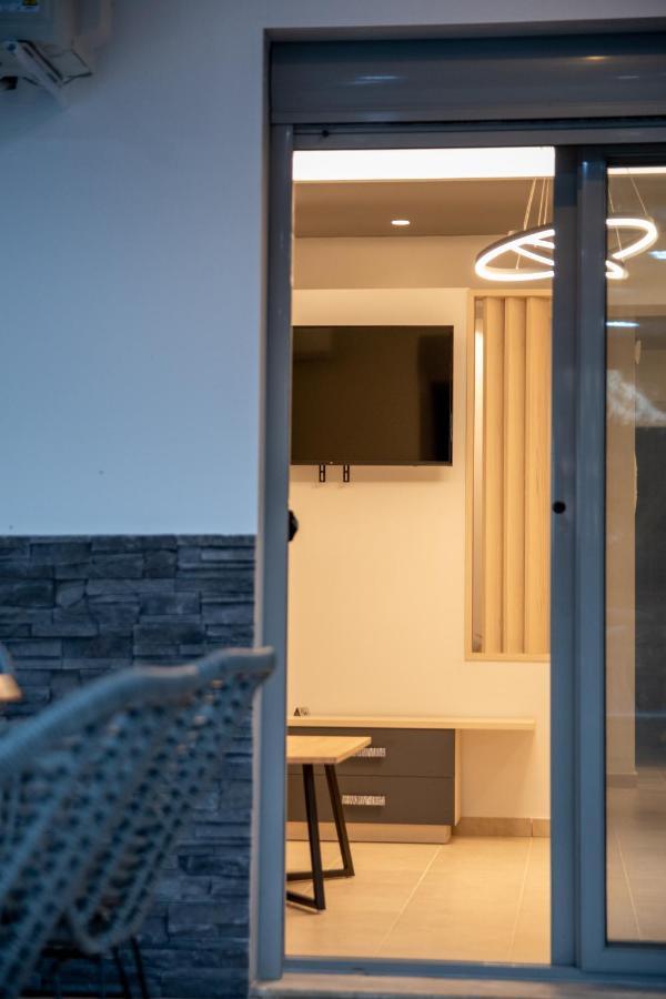 Sithoniars Luxury Ground Floor Apartment With Private Garden Neos Marmaras Exteriör bild